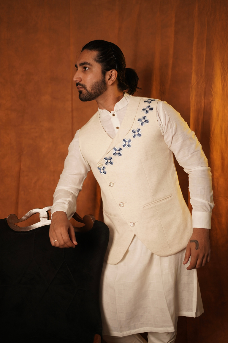ALMOND WHITE AND BLUE PHULKARI BUNDI JACKET