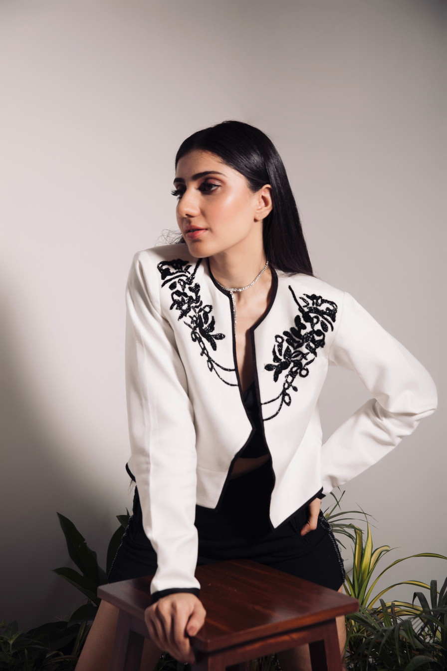 WHITE CROPPED BLAZER BLACK EMBROIDERY